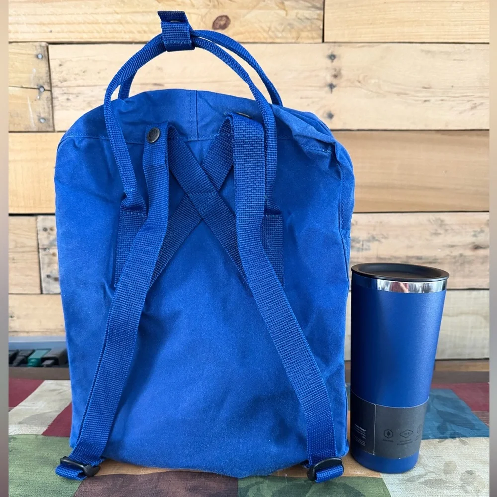 Fjallraven/Hydro Flask discover stylish